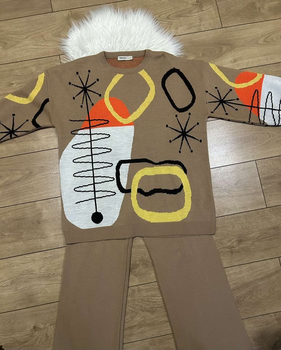 Стильний жіночий костюм