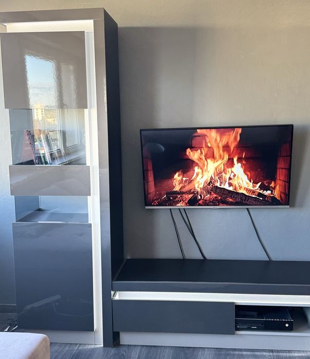 Szafka rtv+witryna - led.