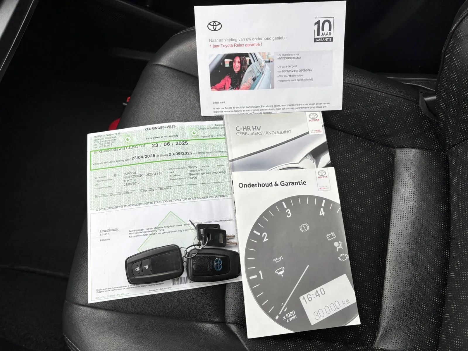 Toyota C-HR JBL Nawi Kamera Skóra Ledy Radar Asystent KeylessGO SERWIS