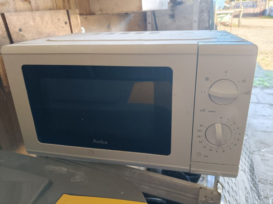 Mikrofala amica biała