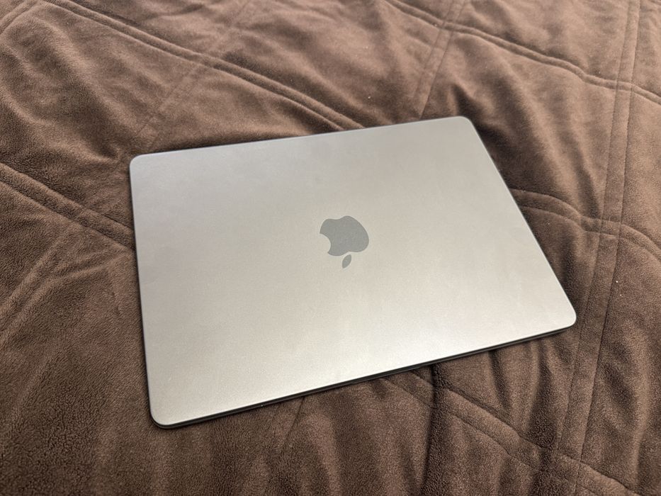 Macbook air 13 m3 8/256 100% акум ідеал 25 рік сірий