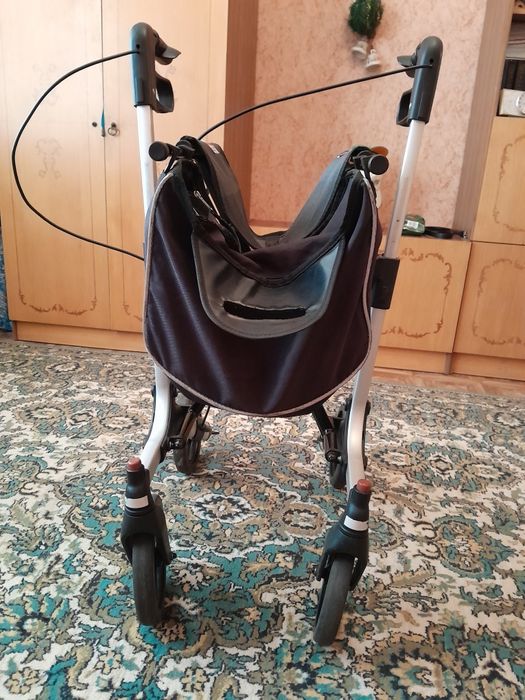 Ролер ходунки для пожилых людей