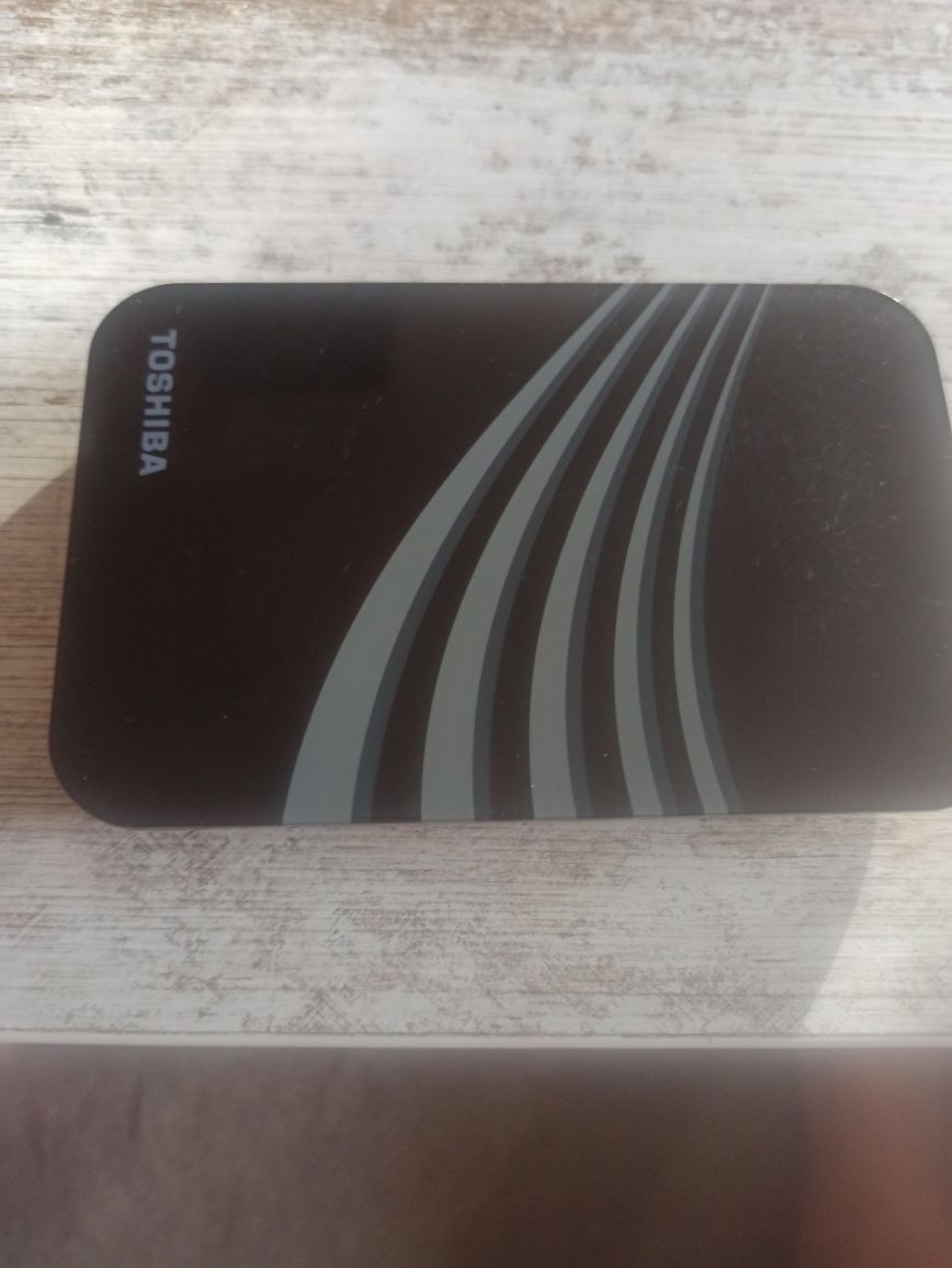 Внешний жосткий диск TOSHIBA