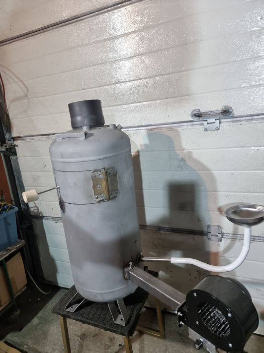 Duży kolekcjonerski garażowy Piec każdy olej  120-150m² koza film