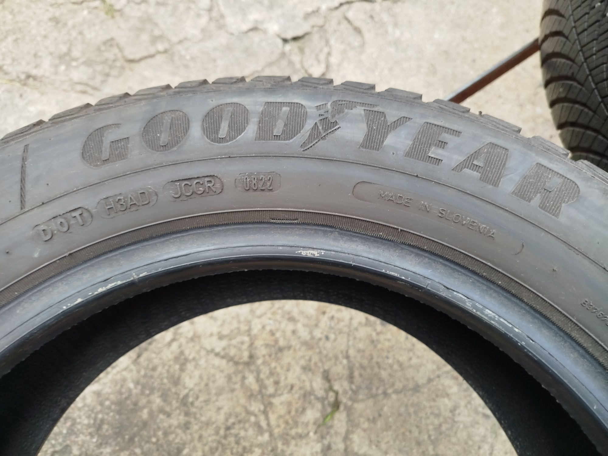 Opony 2szt 185/65/15 88T Goodyear Vector 4Seasons Gen2