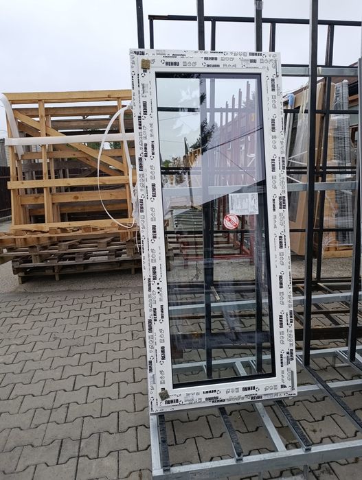 Okna REHAU kolor orzech