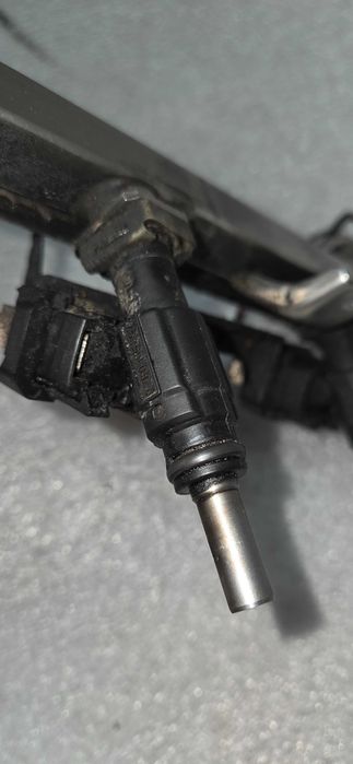 Listwa wtryskowa wtryski Audi TT 8N 1.8T APP -897 kpl