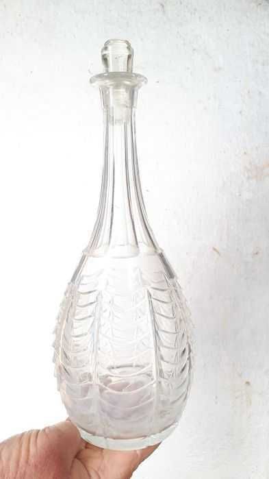Garrafa de vidro antiga
