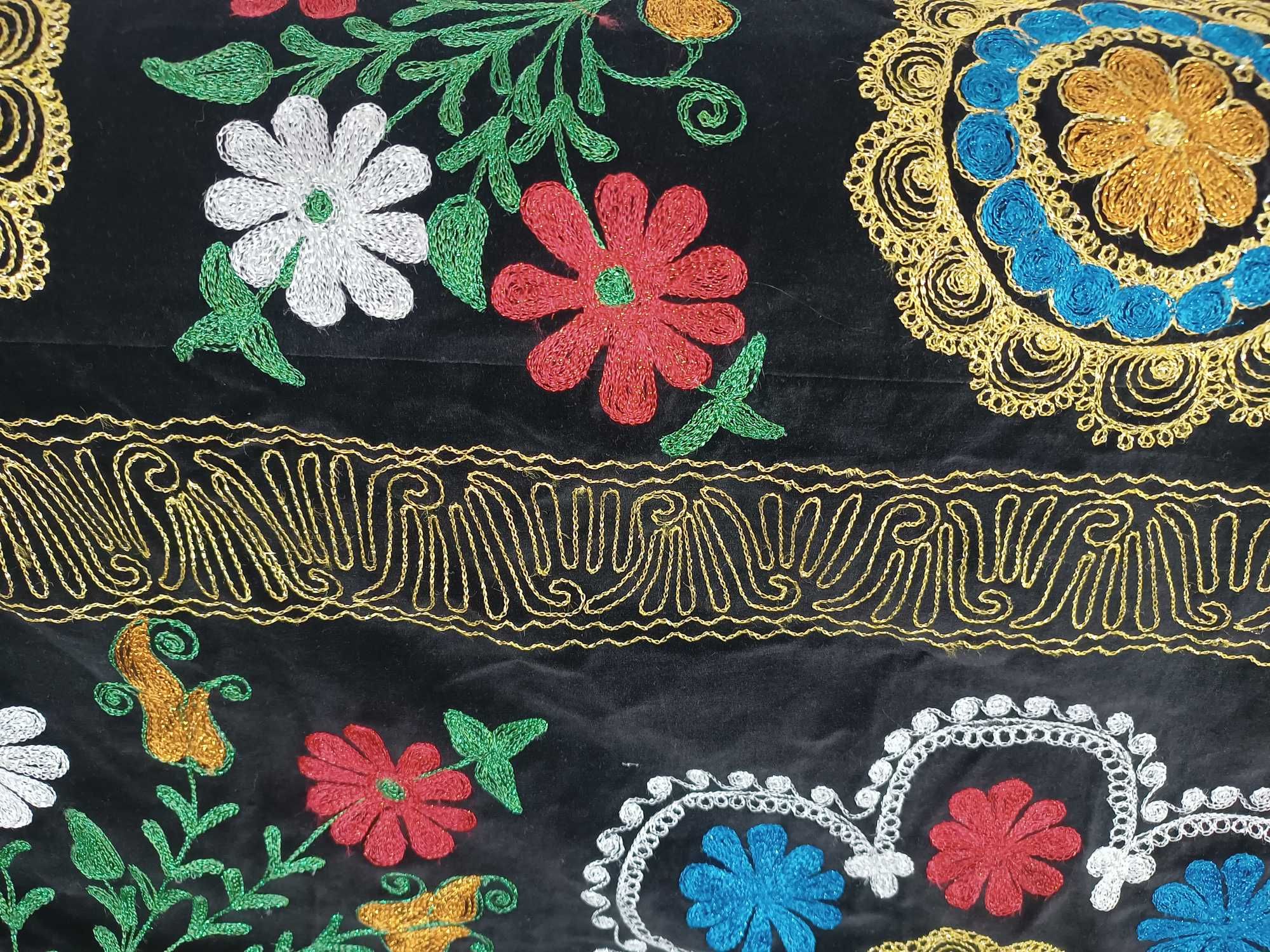 Piękny haftowany kilim huculski aksamit narzuta ludowa Uzbekistan