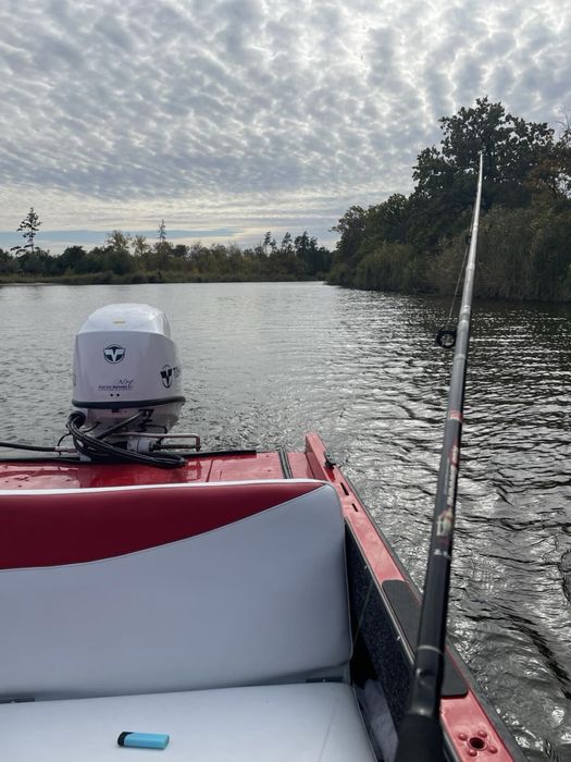 Моторний човен Крим tohatsu