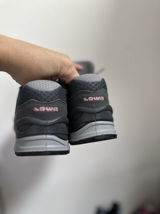 Кросівки жіночі трекінгові Lowa ношені , 39.5, 25.5 см устілка