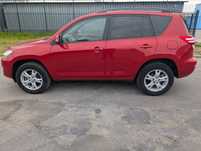 Bardzo ładna toyota Rav4