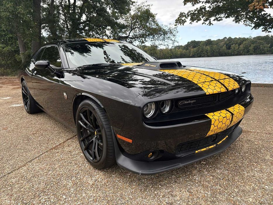 Dodge Challenger      2020