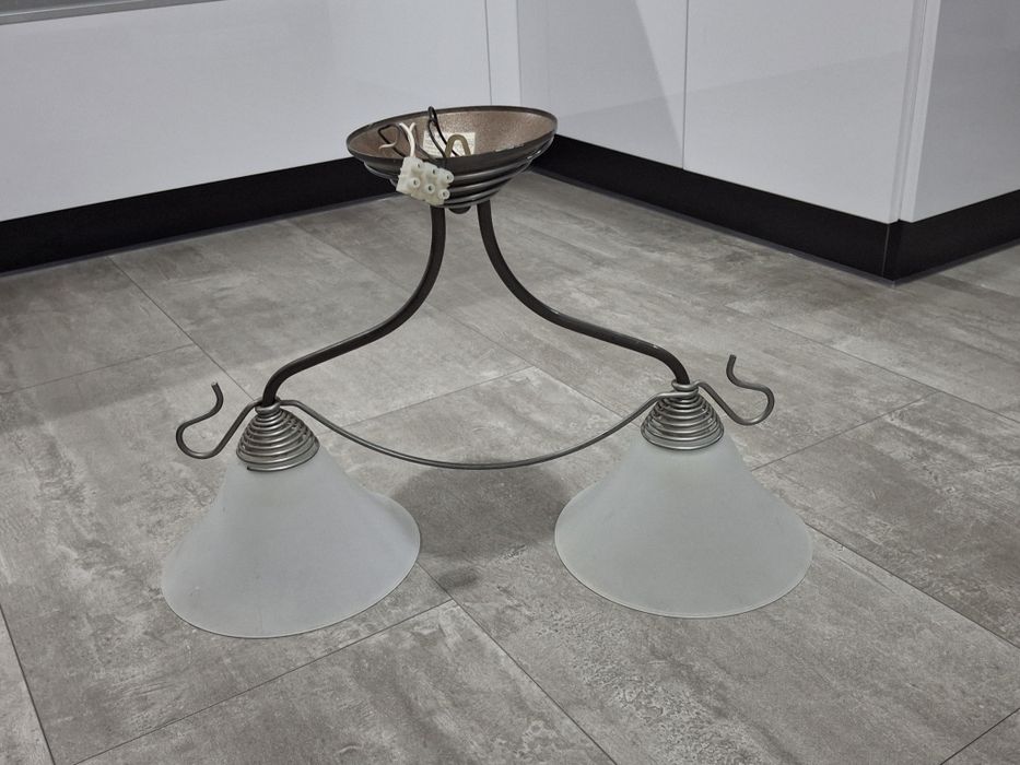 Żyrandol dwa klosze