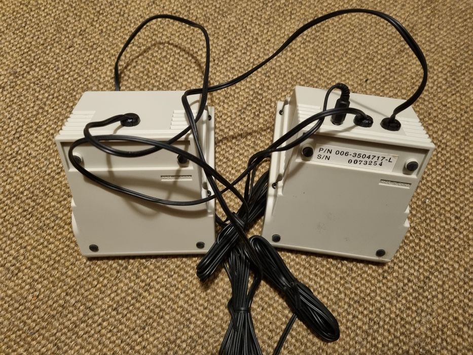 Colunas de som vintage · com microfone · AT&T