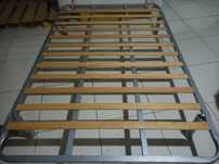 Estrado de cama com pés e cabeceira