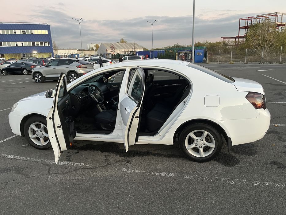 Geely Emgrand EC7 2012