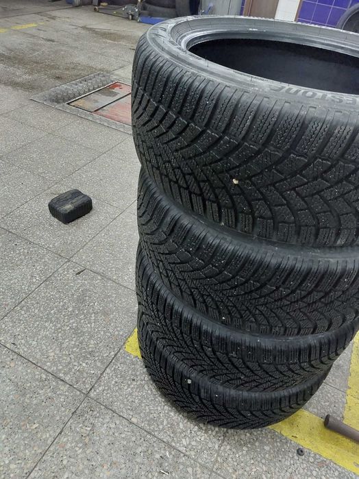 Pneus novos bridgestone 225 45r17  inverno