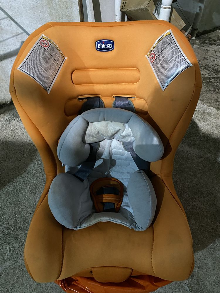 Cadeira de bebe auto da chico como novo