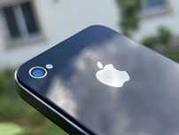 iPhone 4 8GB Black рабочий айфон с юсб кабелем