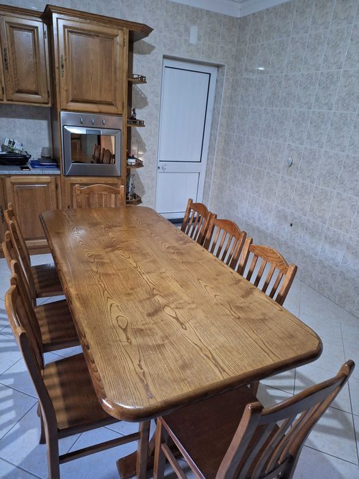 Mesa e cadeiras de cosinha