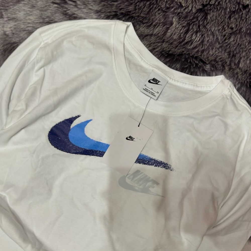 Нова футболка біла Nike Big Logo з голубим свушем Хл розмір