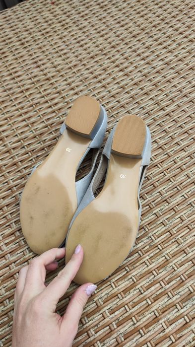 Srebrne czółenka na niskim obcasie Anis do tańca 39