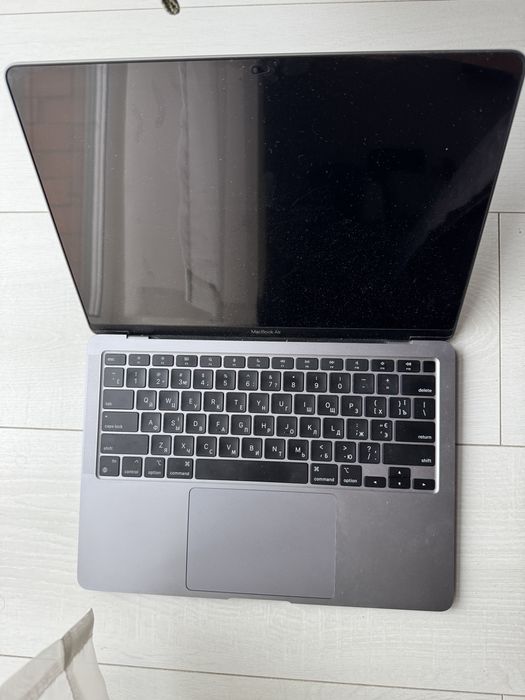 Продам ноутбук Air M1