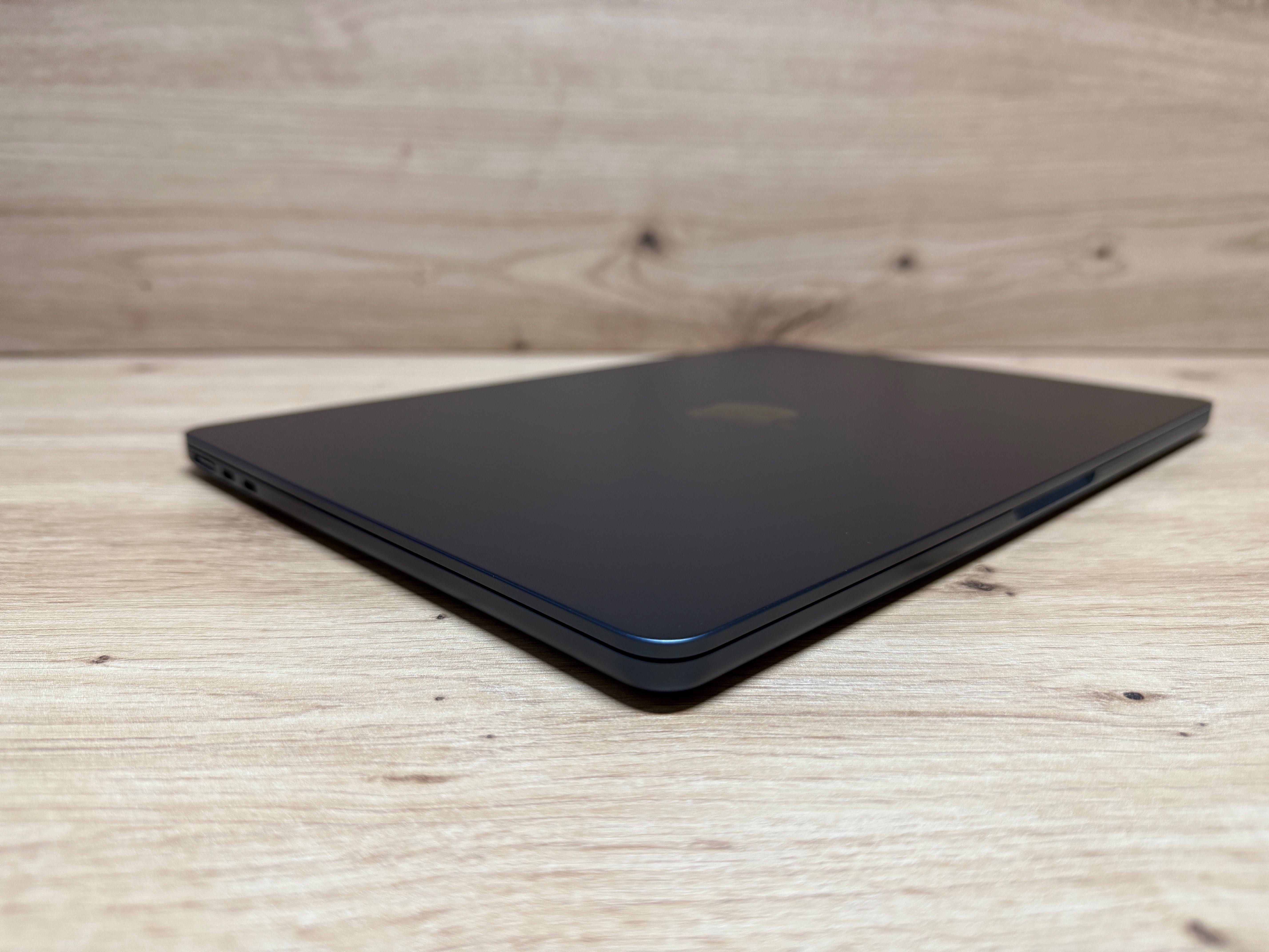 Apple MacBook Air 13,6” 2024 року M3 8gb 256gb SSD Midnight як новий