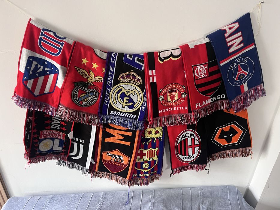 Coleção Cachecóis de Futebol