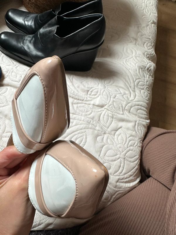 Lakierowane beżowe mokasyny Asos 39