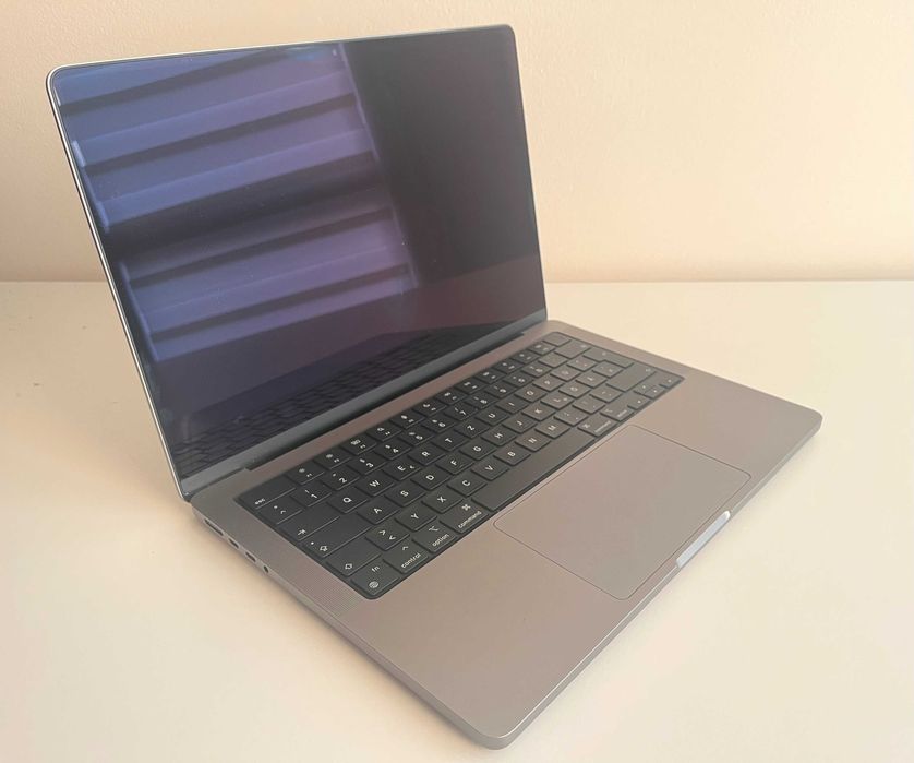 Laptop Apple MacBook Pro 14 A2442, Apple M1 Pro, 32GB RAM, 512GB SSD