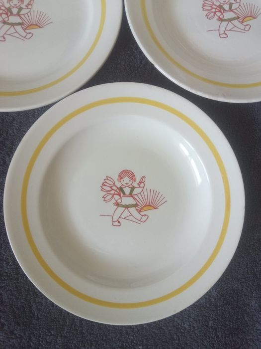 Дитячі тарілочки часів СРСР