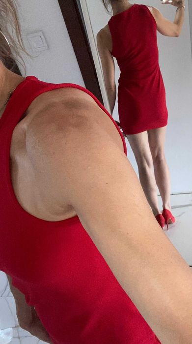 PrettyLittleThing - kobieca sukienka czerwona S