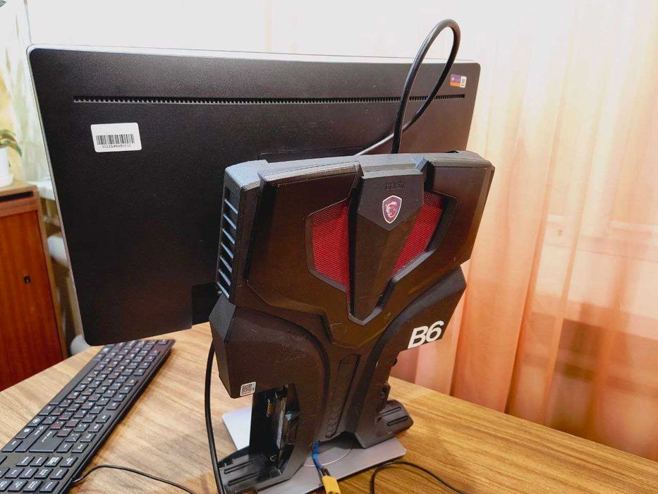 Уникальный мобильный игровой ПК (MSI VR ONE+ GTX 1070 8G + HP E222)