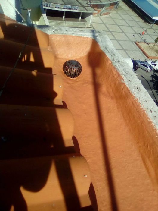 Pinturas e isolamentos de interiores e exteriores