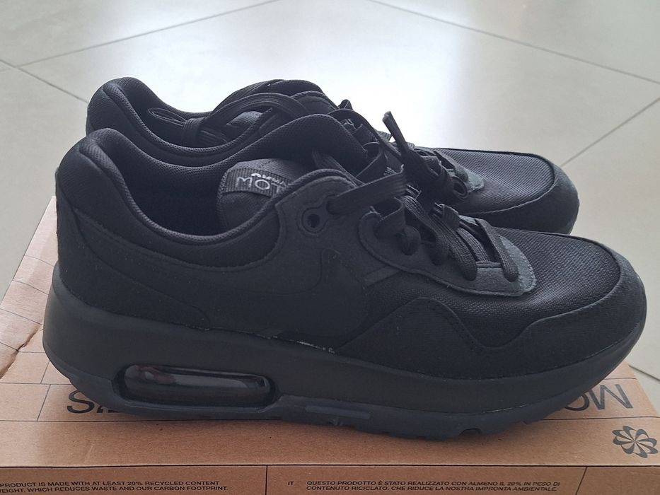 NIKE AIR MAX MOTFIT GS
Rozmiar 38
Cena: 210 zł
