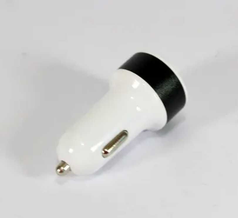 Авто зарядка в прикуриватель на 2 USB