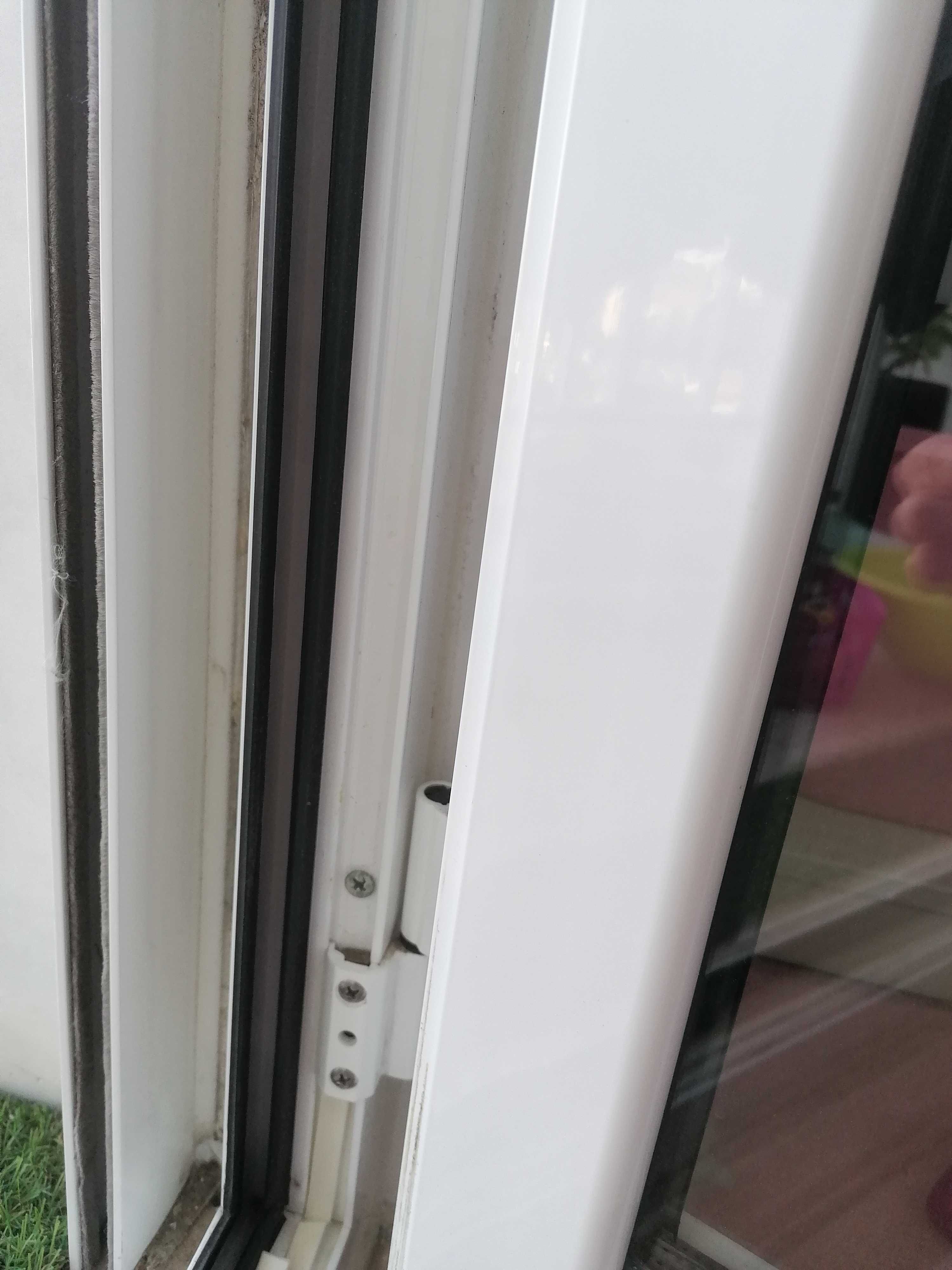 Caixilho de aluminio tipo porta 2 folhas vidro duplo