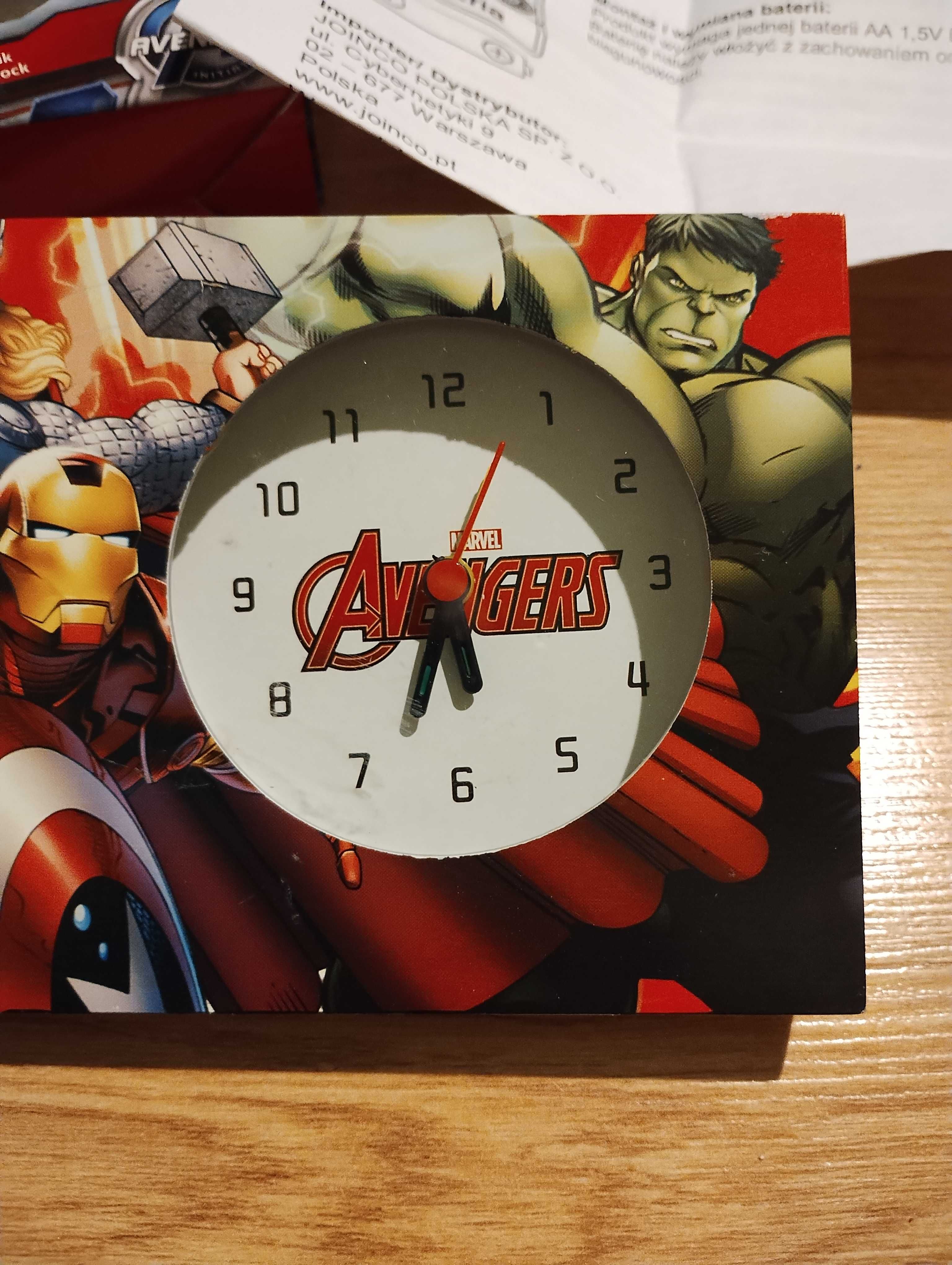 Drewniany budzik dla dziecka Marvel Avengers stojący na baterie Joinco