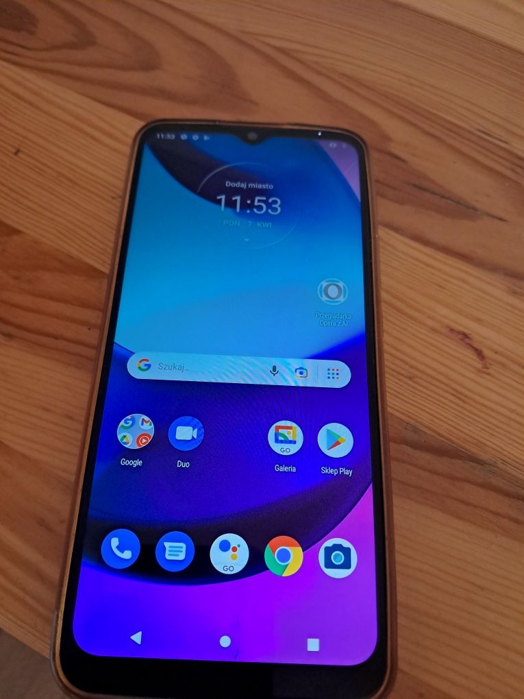 Sprzedam telefon używany motorola e5
Ma rysena ekranie ale nie przeszk