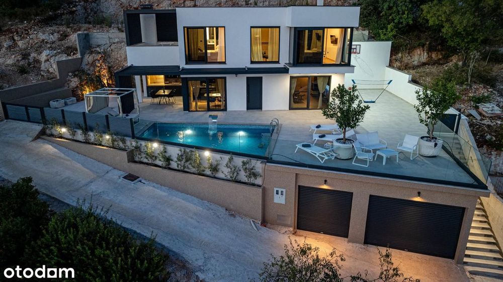 Willa nad Adriatykiem z Widokiem na Morze .  Chorwacja . Wyspa Korcula