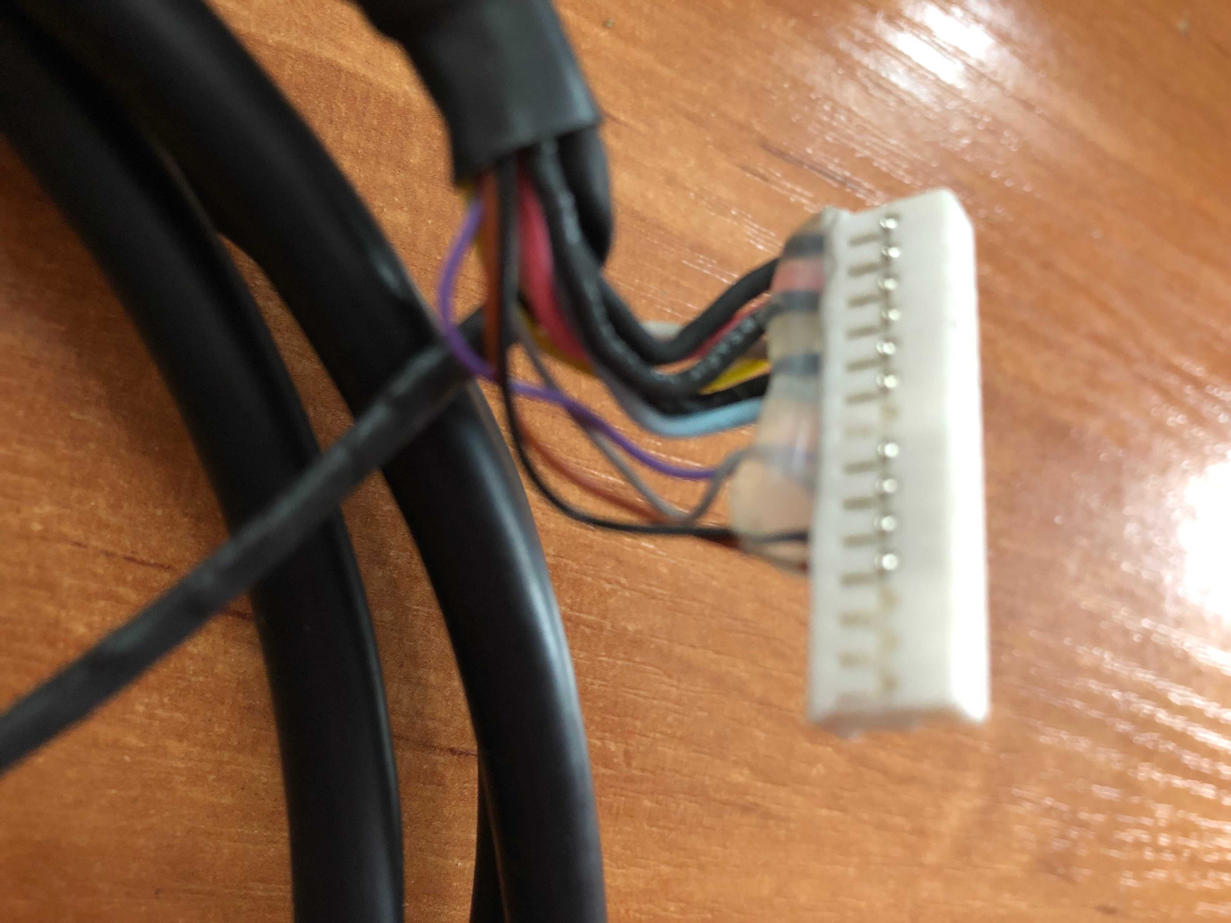 Kabel przewód łączący monitor z komputerem