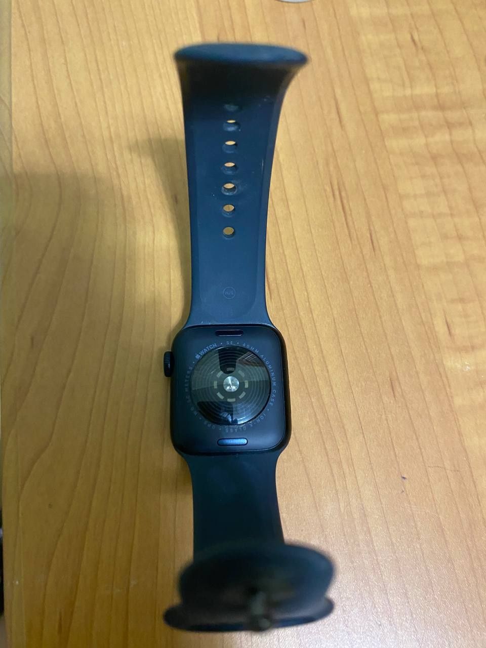 Продаю Apple watch SE