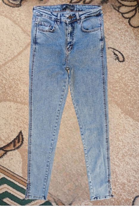 Продаю джинси скіні