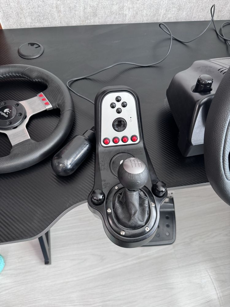 Продам ігрове кермо Logitech g27