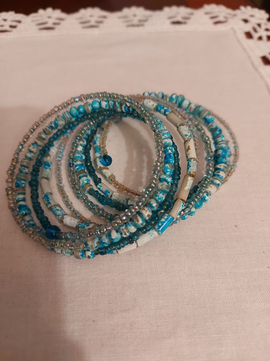 Pulseira de 10 voltas c/várias contas Turquesa e Branco.