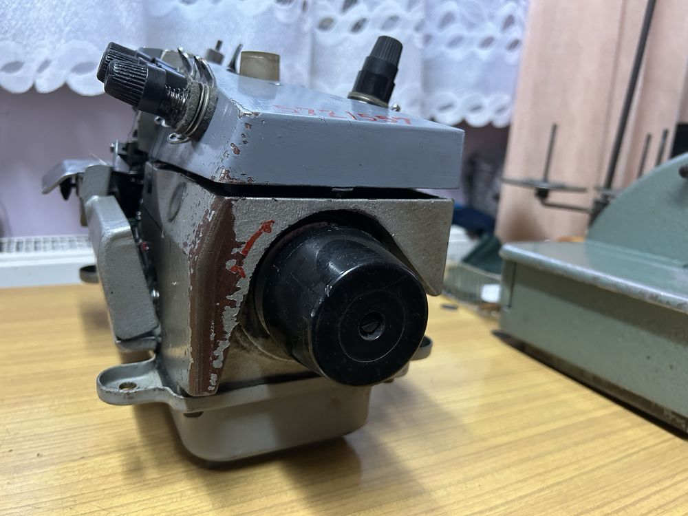 Maszyna do szycia overlock