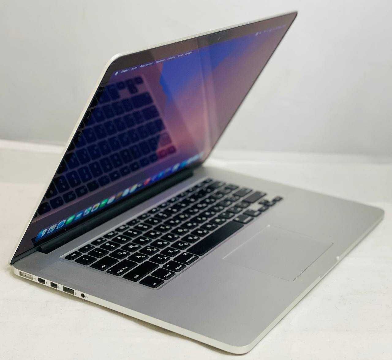 MacBook PRO 2015 A1398 15" / Intel i7 / 16GB DDR3 / 256GB SSD