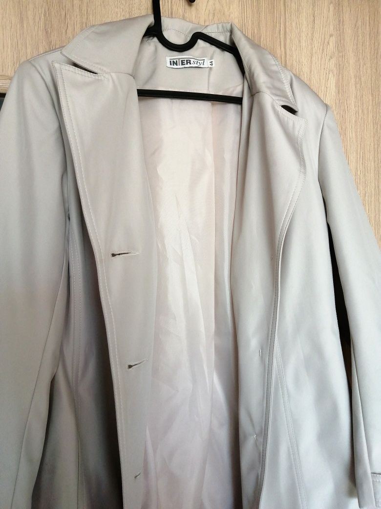 83. Jasny trencz damski r. M/L
